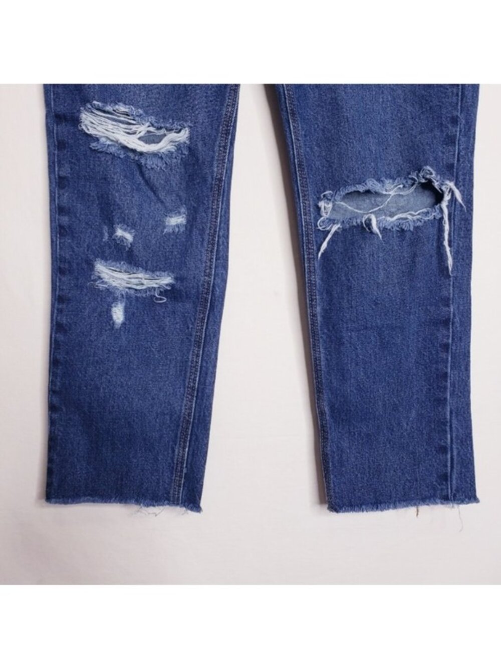 Old Navy High Rise Slouchy Straight Leg Distressed Ankle Jeans Women's Size 2 - Picture 4 of 10